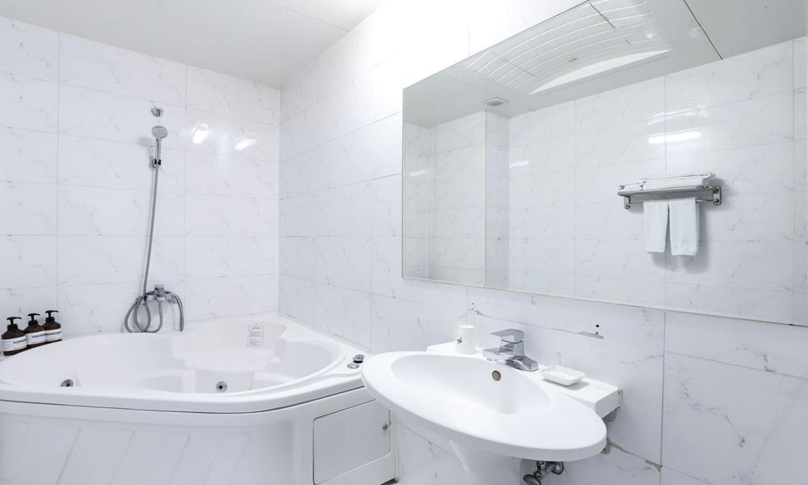 Gumi Time Hotel Zewnętrze zdjęcie